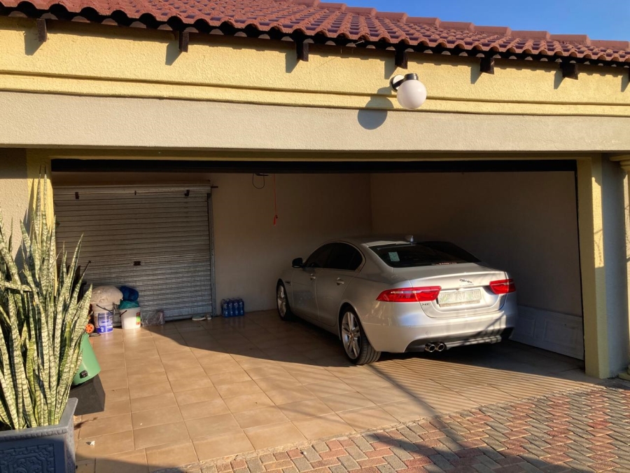 3 Bedroom Property for Sale in Tlhabane West North West